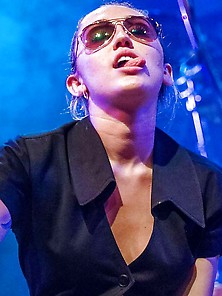 Miley Cyrus Sexy Slut On Stage