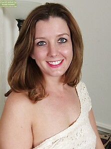 American Sexy Brunette Housewife