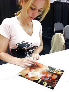 Gillian Anderson Autograph Session