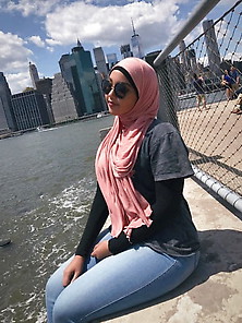 Big Booty Hijabi