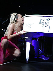 Miley Cyrus Upskirt At Vanguard Awards In Los Angeles