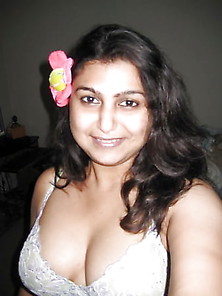 Indian Horny Chubby Sexy Bhabi Smita Big Boobs-2