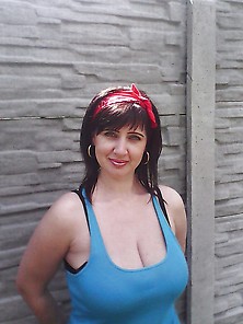 Busty Russian Woman 2511