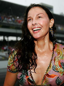 Celebrity Boobs - Ashley Judd