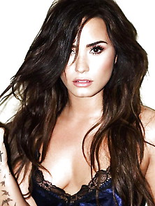 Demi Lovato Sexy