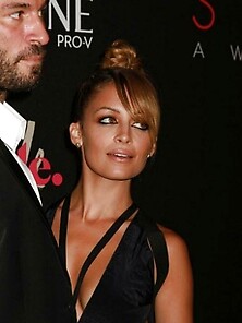 Nicole Richie Looking Yummy In This Dress