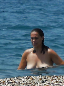 Topless Milf With Saggy Tits