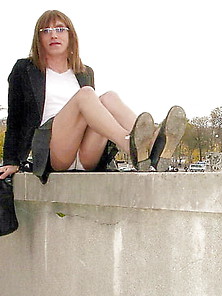 2007. Upskirt Au Trocadero