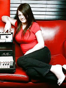 Meg White And Her Powerful Good Boobs