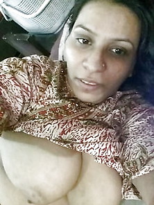 Indian Mature Mom Showing Her Big Boobs And Juicy Pussy