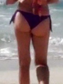 Milf Ass At The Beach For Tributes And Dirty Comments