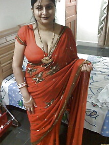 Radhika Aunty Amazing Opened Vagina