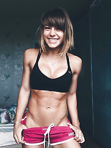 Fit Babes With Sexy Abs