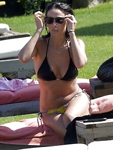 Natalie Imbruglia Nipple Slip While Sunbathing In Sardinia