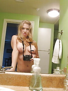 Blonde - Selfie Slut (Hunghot25)