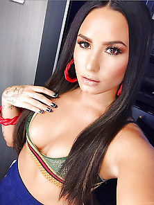 Demi Lovato 2017 Hot