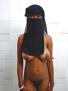 Arab Nude Girls And Women