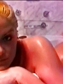 Anna Nicole Smith Splashes Around Her Bathtub Fully Nude While R
