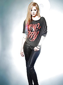 Avril Lavigne Yum Yum