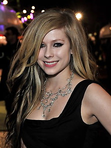 Sexy Avril - 2010