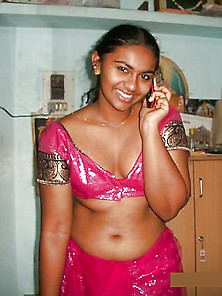 Tight Andhra Girls Semi Nude Saree Teaser Pics
