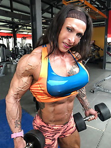 Paloma Parra! Mature Veiny Beautiful Strong Bodybuilder!