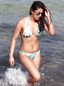 Priyanka Chopra Caught Looking Hot On A Beach