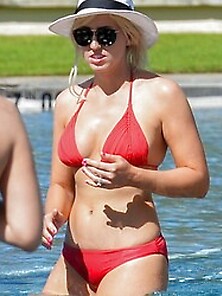 Courtney love bikini pic