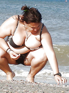 Bbw Matures And Grannies At The Beach (80)