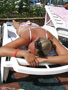 Blonde Amateur Wife At Summer Vacations 7