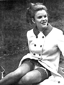 Vintage Lady's & Up-Skirt-Num-004