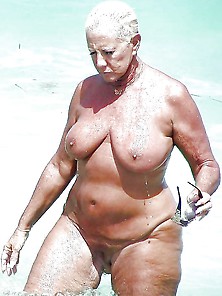 Bbw Matures And Grannies At The Beach (50)