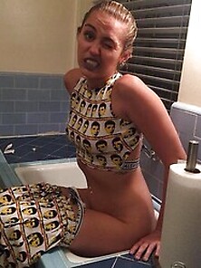 Miley Cyrus Fappening Photos