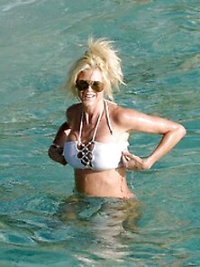 Victoria Silvstedt Bikini Cameltoe And Almost A Pussy Slip In St