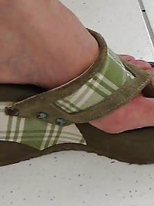 Chunky Flip Flops And Sandals