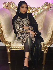 Pretty Bengali Hijabi Babe Tamanna J