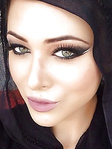 Stunning Hijabi Laureen