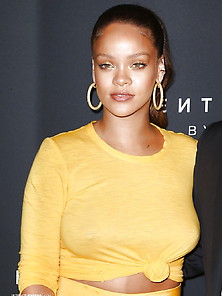 Rihanna 2017 Gros Seins En Transparence