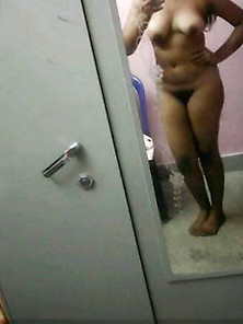Indian Girl Showing Her Nude Body