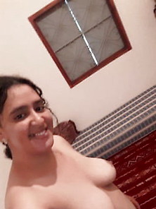 Indian Muslim Wife Showing Her Nude Body
