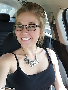 Damn Sexy Amateur Blonde Babe Selfies