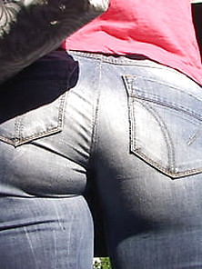 Big Ass Spanish Mature In Jeans Gluteus Divinus