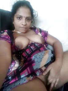 Homely Aunty Fingering