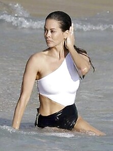 Brooke Burke Is Just Chilling On The Beach