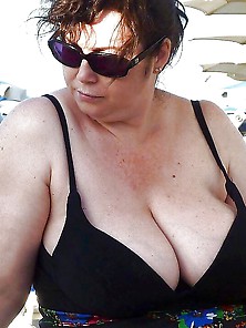 Bbw Matures And Grannies At The Beach (26)