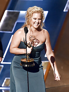 Amy Schumer - Thick And Curvy