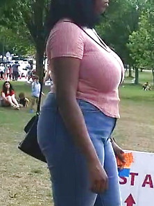 Candid Ebony Big Natural Tits At The Park