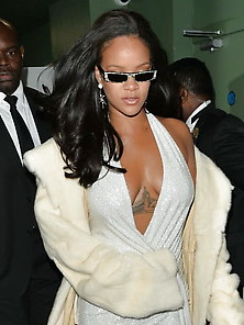 Rihanna O&a London