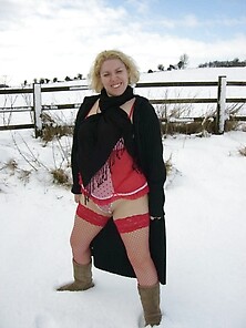 Milf Barby From United Kingdom Let It Snow