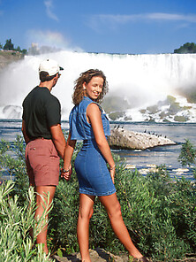 Pam Lee,  Gangbang In The Niagara Falls